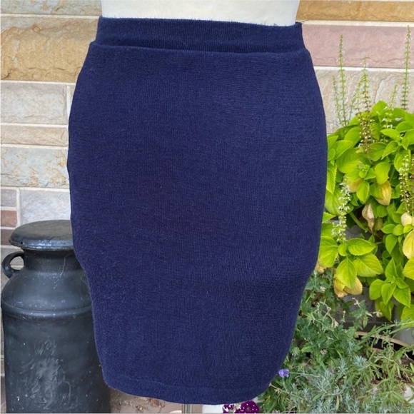 American Apparel Dresses & Skirts - American Apparel Classic Navy Blue Knit Skirt‎